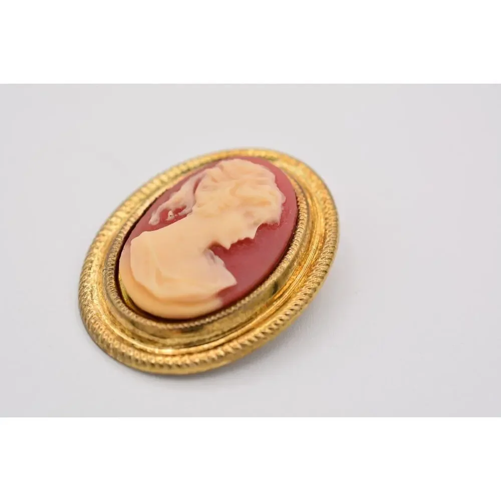 Vintage Cameo Pin Brooch Antiqued Gold Oval Small Made in Hong Kong Signed Bin4